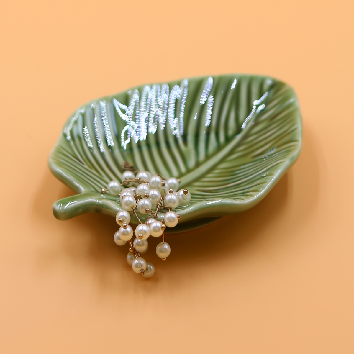 1Pcs Leaf-Shaped Jewelry Organ - Hoop Earrings review and price