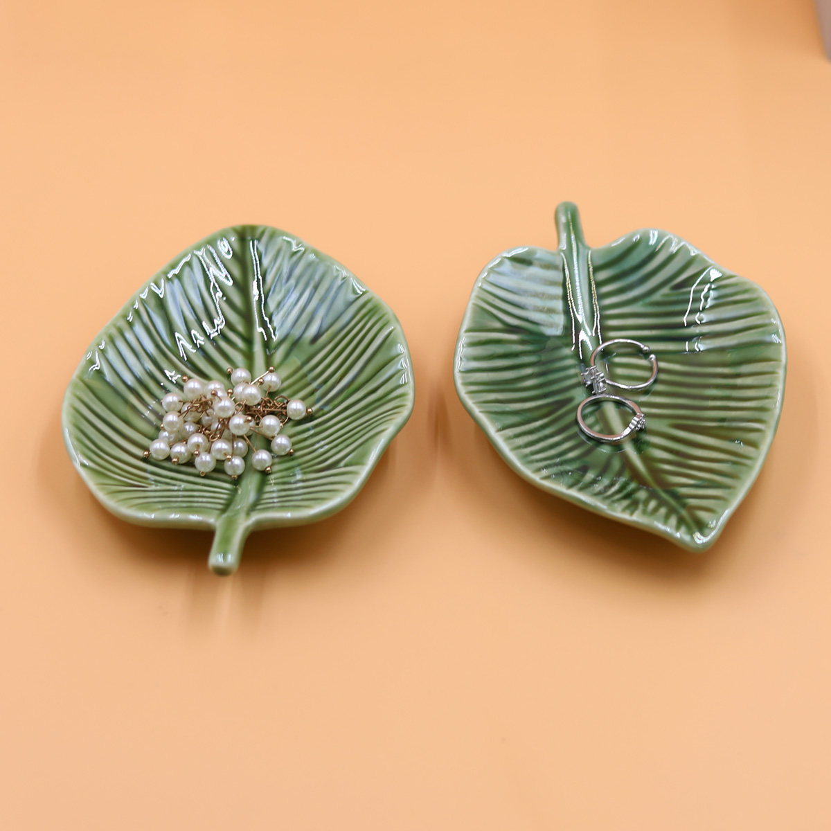 1Pcs Leaf-Shaped Jewelry Organ - Hoop Earrings review and price
